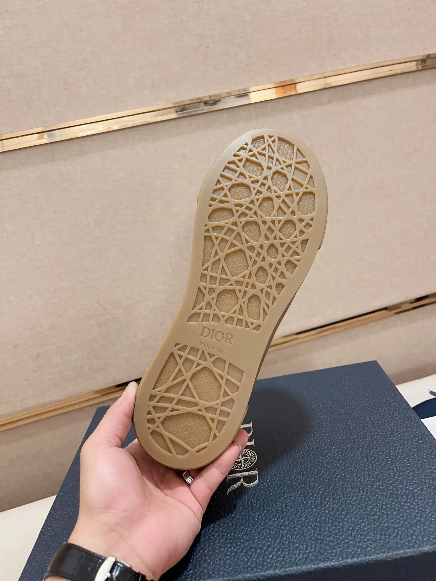 Men's shoes 💰: 680💰 [Dior·Dior] Top 🔍Couple model 💏🔍New casual sports style couple shoes, new four-season design, perfect workmanship, lace-up lazy style to create cabinet quality, upper: imported first-layer cowhide, sheepskin lining is soft and comfortable, ultra-light TPU wear-resistant outsole, simple, versatile fashion men's shoes, excellent color code number 35--44